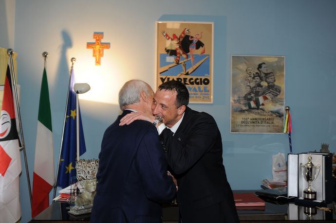 Ingrandisci la foto